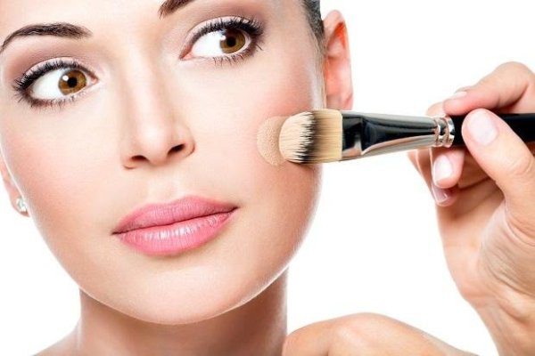 Правила нанесения макияжа, которые нарушают практически все
