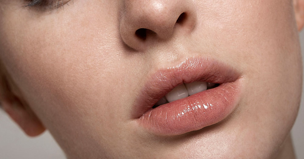 Как за одну ночь восстановить потрескавшуюся кожу губ