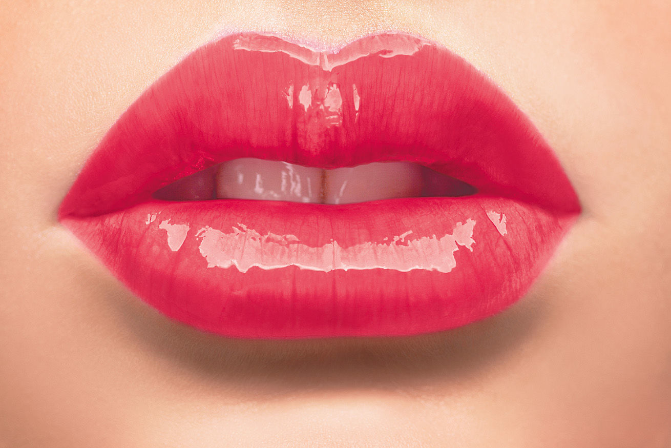 Почему с возрастом губы становятся тоньше и как вернуть им объём
