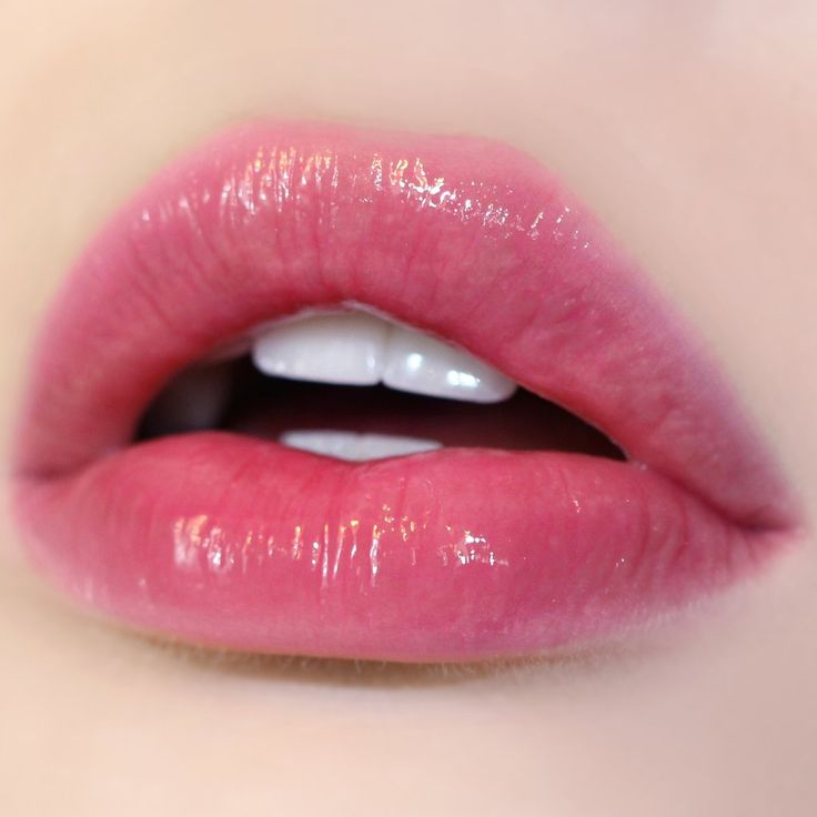 Почему большинство женщин красит губы неправильно. Основные ошибки