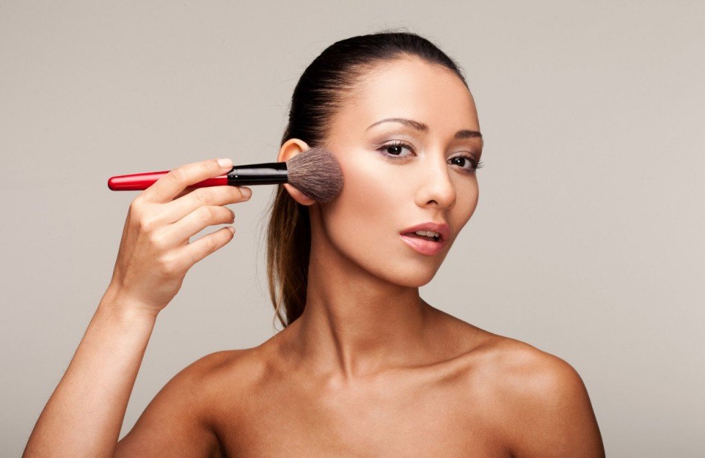Какой макияж поможет жирной коже оставаться свежей на весь день
