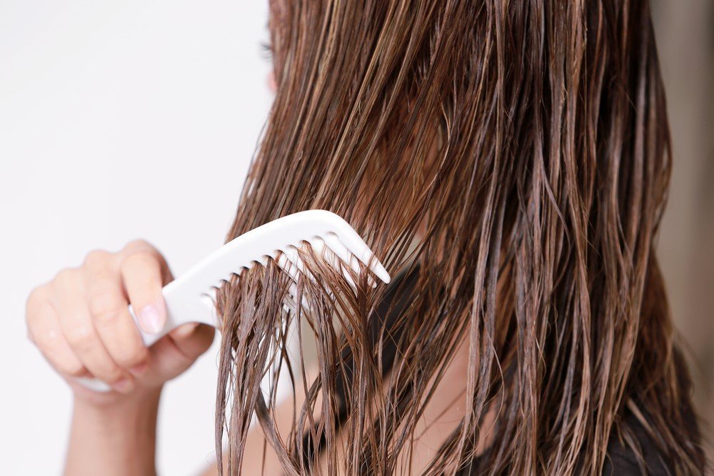 Как правильно выпрямлять волосы, чтобы не испортить их