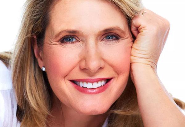 Как макияж меняет внешность 50-летней женщины. 9 примеров удивительного преображения