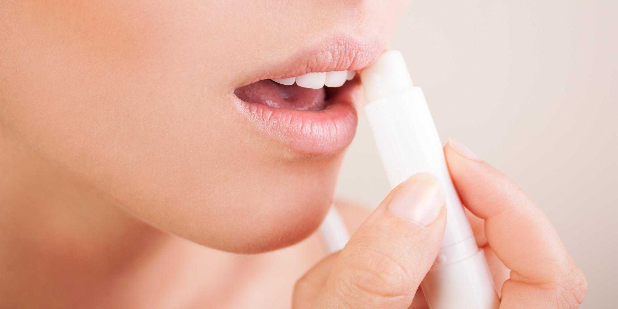 Как ухаживать за кожей губ в осенне-зимний период, чтобы они не были сухими и не трескались