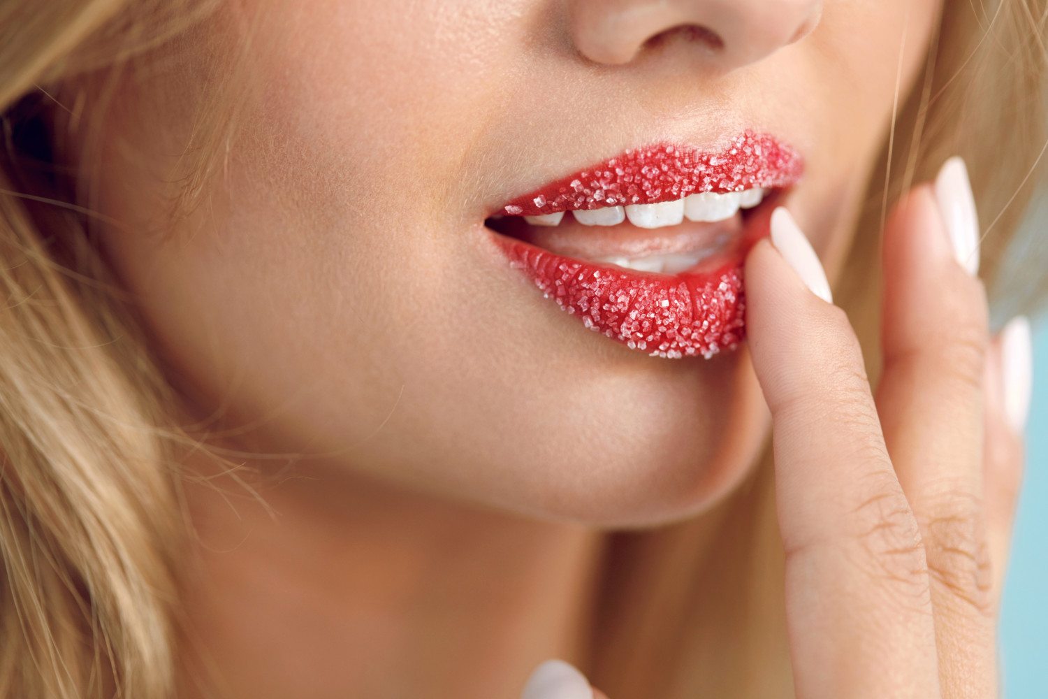 Как ухаживать за кожей губ в осенне-зимний период, чтобы они не были сухими и не трескались